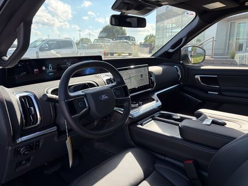 New 2027 Ford Expedition Max Platinum w/ Stealth Performance Package AWD/4WD image 9