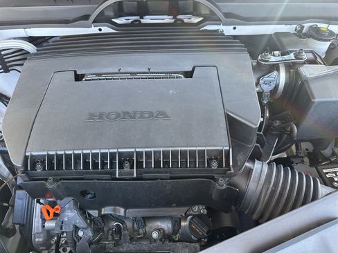 Used 2023 Honda Pilot Elite image 9