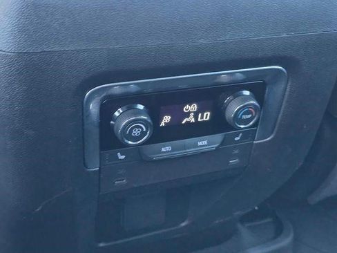 Certified 2025 Chevrolet Suburban High Country AWD/4WD image 13