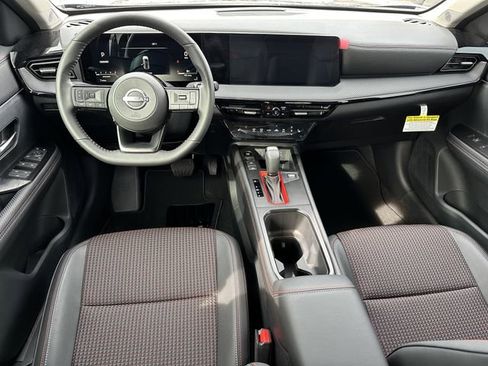New 2026 Nissan Kicks SR w/ SR Premium Package FWD image 17