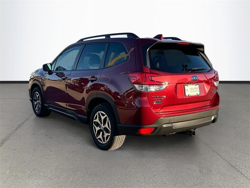 Used 2021 Subaru Forester Premium image 5