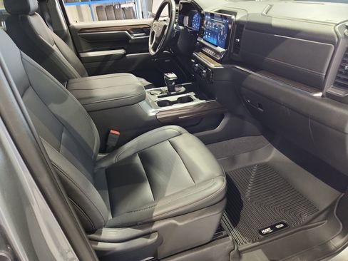Used 2024 Chevrolet Silverado 1500 RST w/ Convenience Package II AWD/4WD image 17