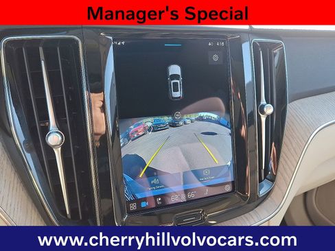 Certified 2023 Volvo XC60 B5 Plus w/ Climate Package image 18