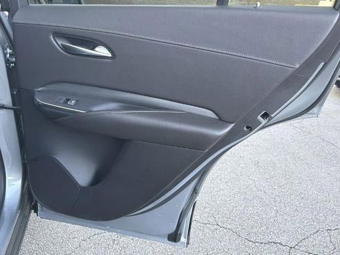 Used 2025 Cadillac XT4 Premium Luxury FWD image 16