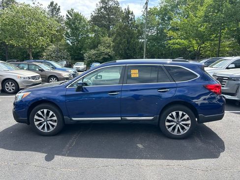 Used 2017 Subaru Outback 3.6R Touring AWD/4WD image 8