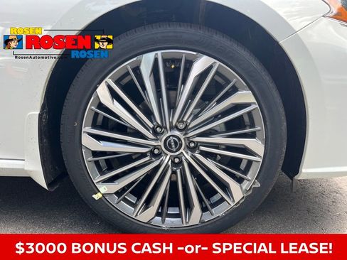 New 2025 Nissan Altima 2.5 SL image 11