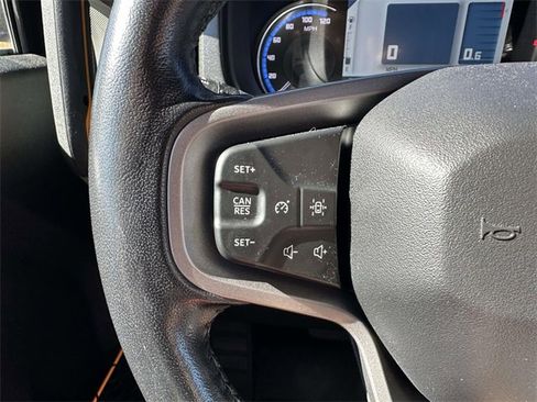 Used 2023 Ford Bronco Badlands image 15