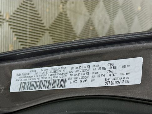 Used 2019 Dodge Journey SE image 12