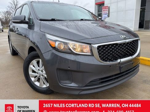 Used 2018 Kia Sedona LX w/ LX Essentials Premium Package image 1