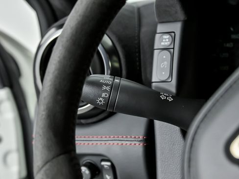 Used 2020 Nissan GT-R NISMO AWD/4WD image 27