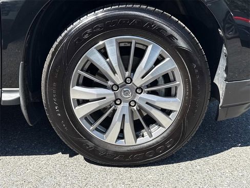 Used 2020 Nissan Pathfinder S image 29