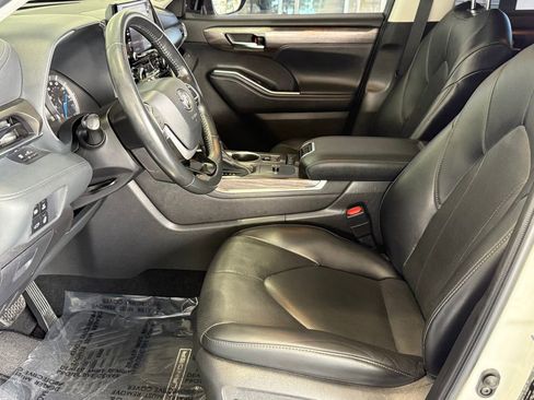 Used 2022 Toyota Highlander Limited AWD/4WD image 23