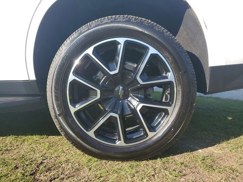 Used 2022 Chevrolet Tahoe RST w/ Sport Performance Package image 5