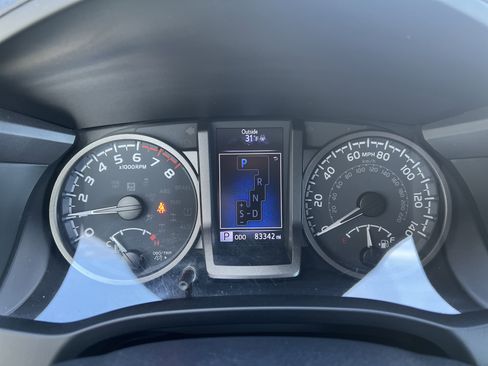 Used 2021 Toyota Tacoma TRD Off-Road image 21