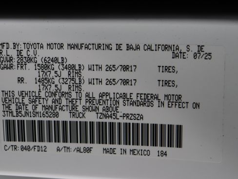 Certified 2025 Toyota Tacoma TRD Off-Road image 40