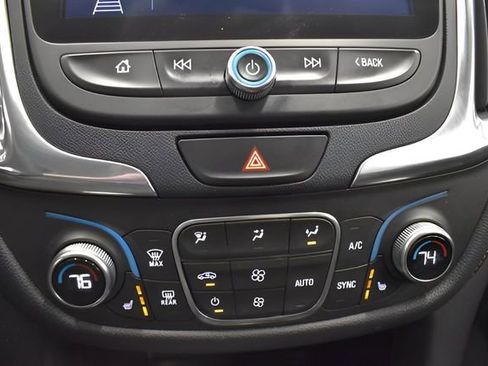 Used 2021 Chevrolet Equinox Premier AWD/4WD image 27