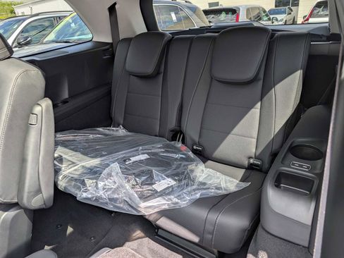 New 2026 Mercedes-Benz GLS 450 4MATIC image 17