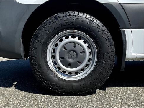 Used 2023 Mercedes-Benz Sprinter 2500 image 7