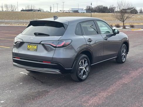 Used 2024 Honda HR-V EX-L image 3