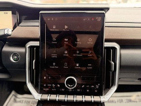 Used 2025 GMC Acadia Denali image 20