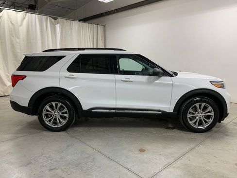 Used 2021 Ford Explorer XLT w/ Equipment Group 202A image 29