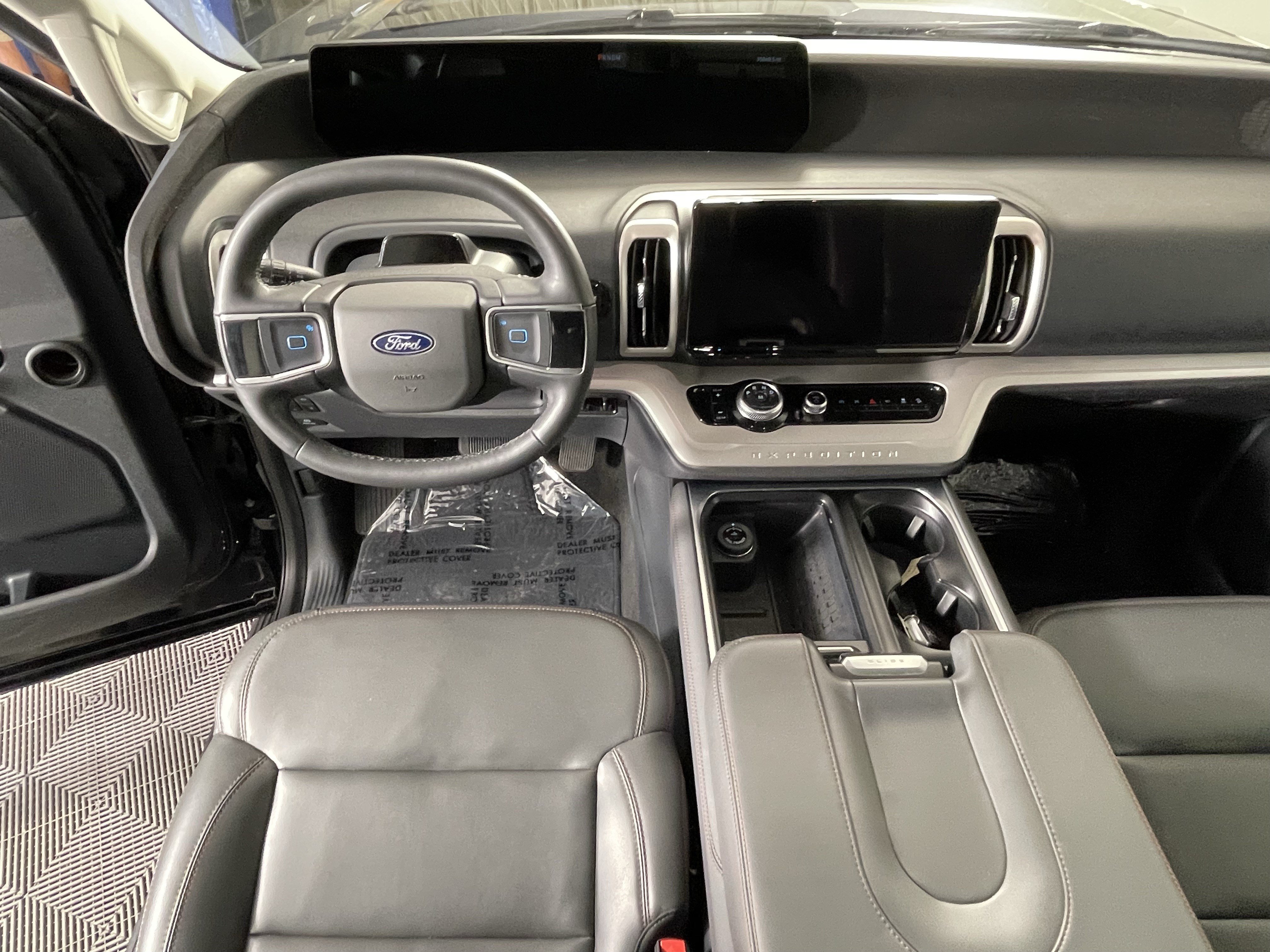 Used 2025 Ford Expedition Active AWD/4WD image 11