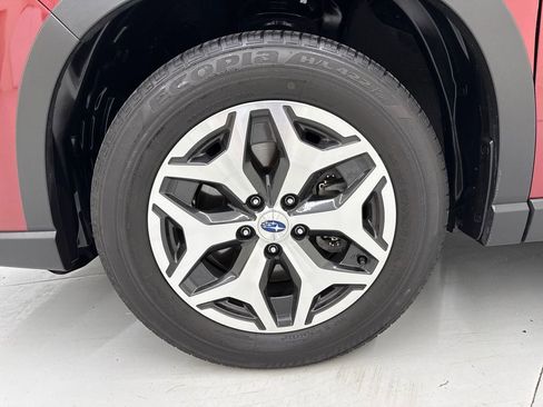 Certified 2023 Subaru Forester Premium AWD/4WD image 9