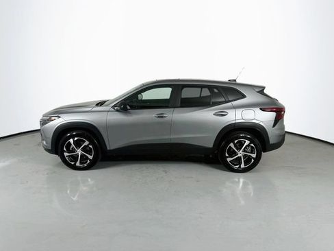 Used 2025 Chevrolet Trax RS w/ Sunroof Package FWD image 6