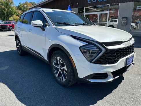 Used 2025 Kia Sportage EX AWD/4WD image 3