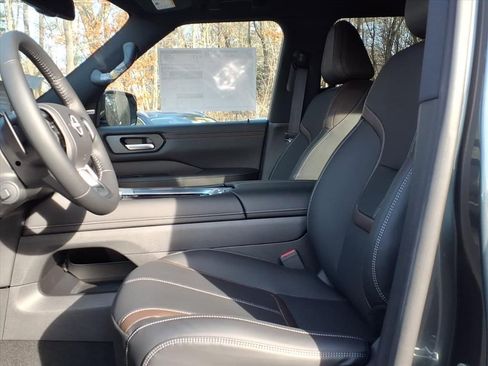 New 2026 Nissan Armada SL w/ Captain's Chari Seat Package image 9