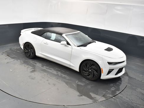 Used 2017 Chevrolet Camaro SS image 33