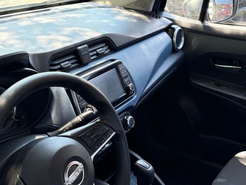 Used 2025 Nissan Versa SV FWD image 34