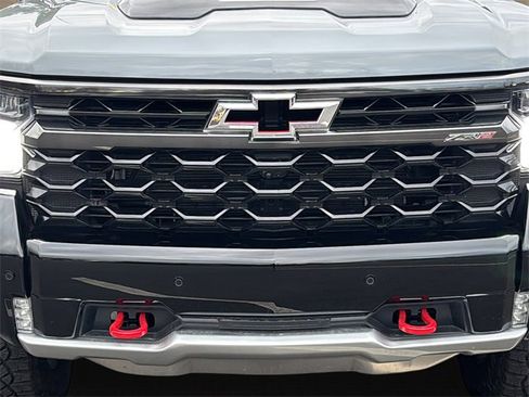 Used 2025 Chevrolet Silverado 1500 ZR2 w/ Technology Package image 9