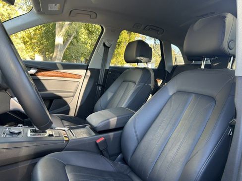Used 2020 Audi Q5 2.0T Premium w/ Convenience Package image 18