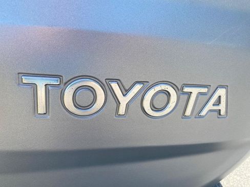 Used 2005 Toyota RAV4 2WD image 37