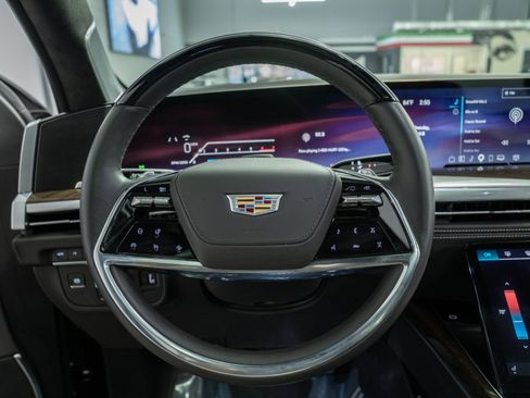 Used 2025 Cadillac Escalade ESV Sport Platinum image 14