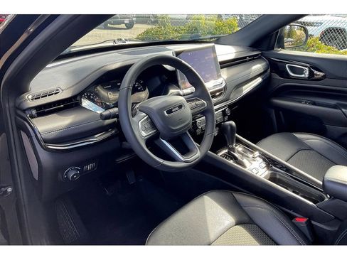 Used 2025 Jeep Compass Latitude w/ Altitude Special Edition AWD/4WD image 14