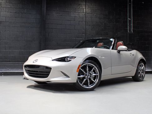Used 2022 MAZDA MX-5 Miata Grand Touring w/ Weather Package RWD image 66