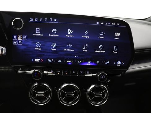 Used 2025 Chevrolet Blazer EV LT image 20