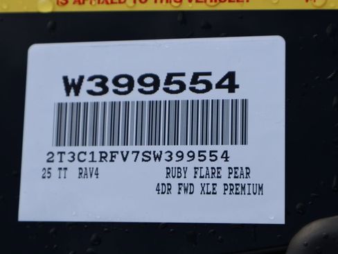 Used 2025 Toyota RAV4 XLE Premium image 7