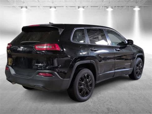 Used 2018 Jeep Cherokee Sport w/ Cold Weather Group image 8
