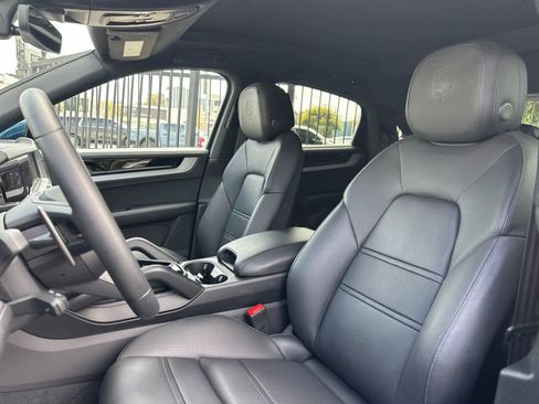 Used 2025 Porsche Cayenne S image 5
