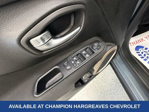Used 2017 Jeep Renegade Latitude w/ Cold Weather Group AWD/4WD image 31