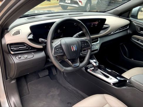 Used 2025 Buick Envista Avenir image 17