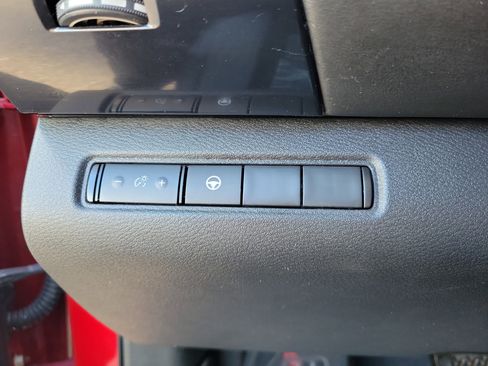 Certified 2023 Nissan Pathfinder SV image 26