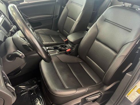 Used 2017 Volkswagen Golf SE AWD/4WD image 10