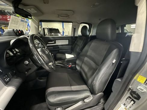 Used 2010 Toyota FJ Cruiser 4WD image 17
