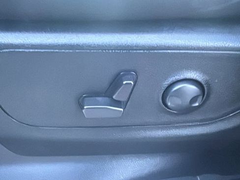 Used 2023 RAM 1500 Big Horn image 32