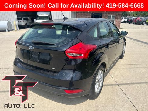Used 2018 Ford Focus SE w/ Cold Weather Package FWD image 4