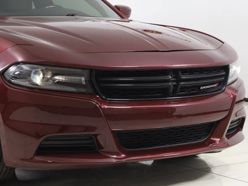 Used 2019 Dodge Charger SXT image 34